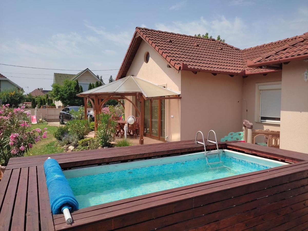 Aqua Azur Apartman Hajduszoboszlo Luaran gambar
